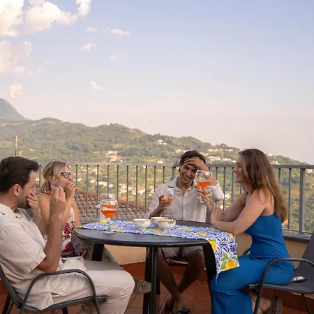 Apartament Dino, Casa Con Vista Panoramica A 8 Minuti Dal Centro Di *