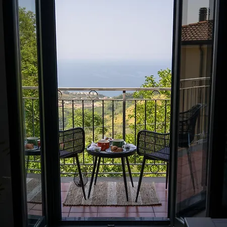 Διαμέρισμα Dino, Casa Con Vista Panoramica A 8 Minuti Dal Centro Di